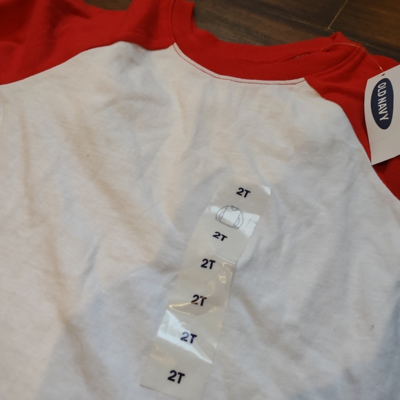 bundle of 2 • boys long sleeve t shirts 2T - Picture 4 of 6